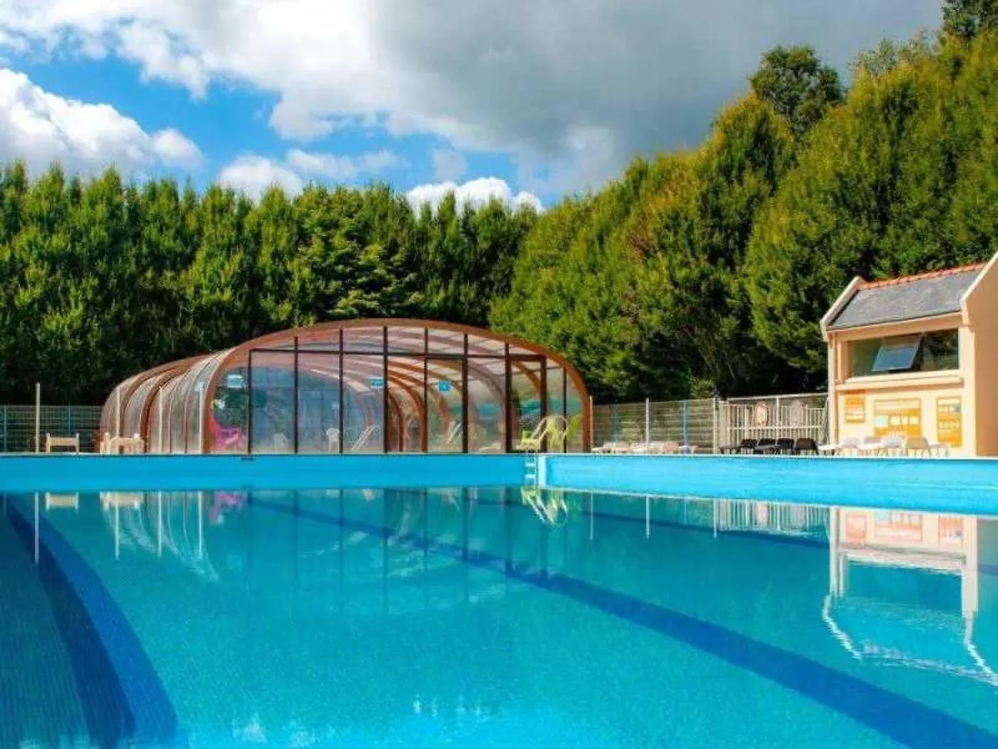 Camping 3 Etoiles - Piscine - Efcaga Saint-Yvy Kamp alanı